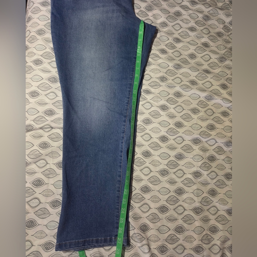 Style & Co. Women's Girlfriend Jeans - Light Wash - Picture 10 of 11